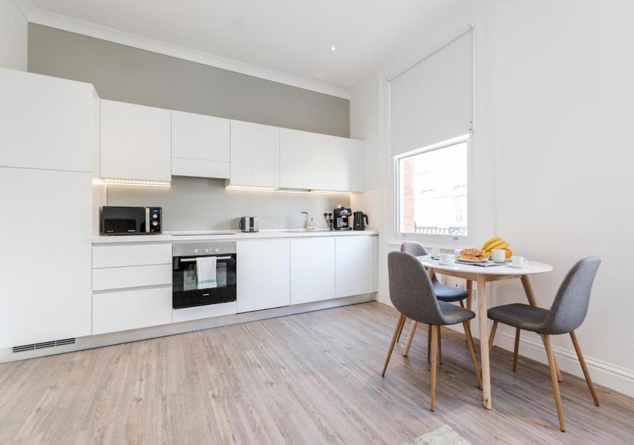 Apartment White Piccadilly