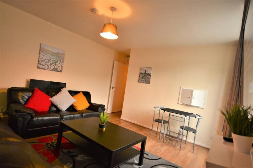 Apartment Spacious 2bedroom With Patio By Excel Centre