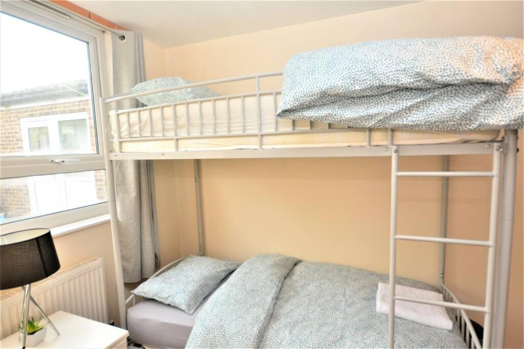 Apartment Spacious 2bedroom With Patio By Excel Centre *