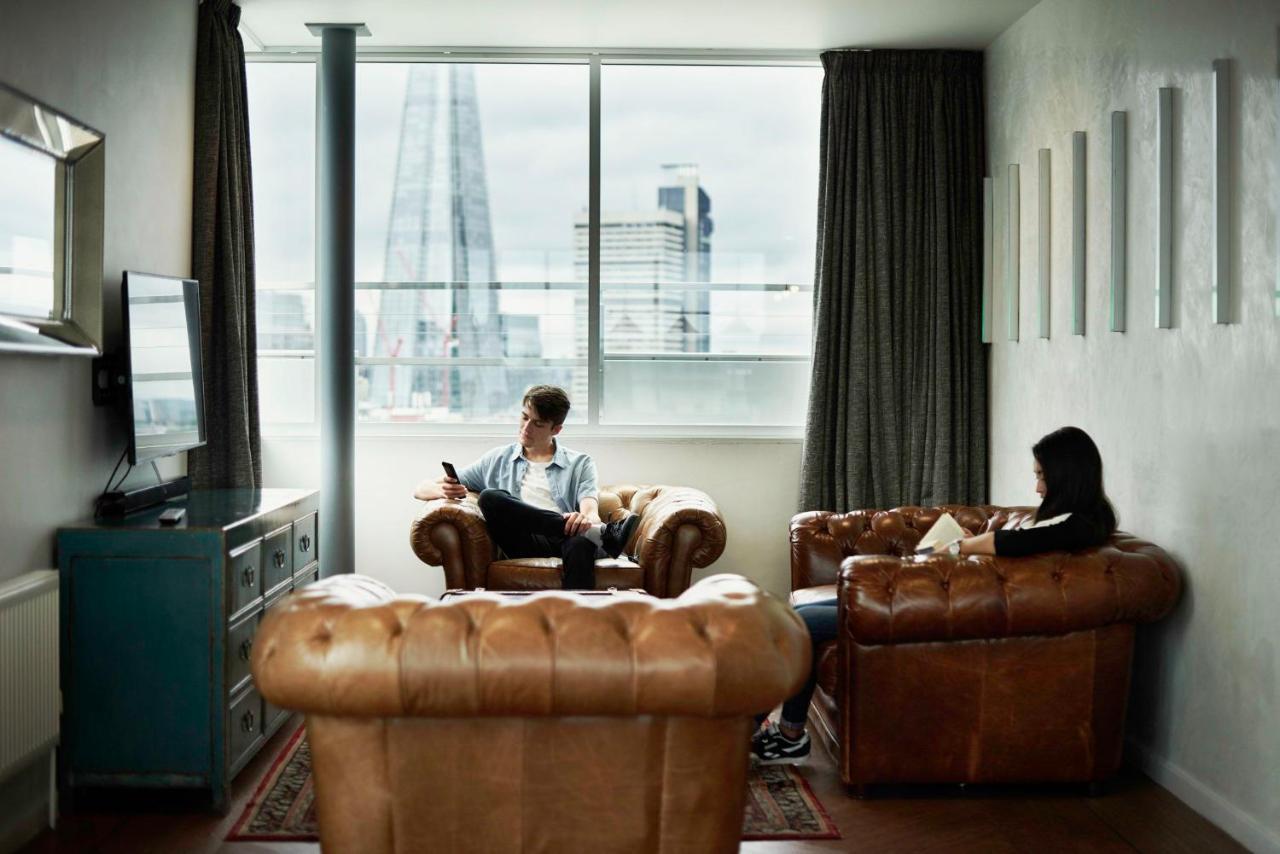Chic And At Chapter South Bank In Lägenhet London