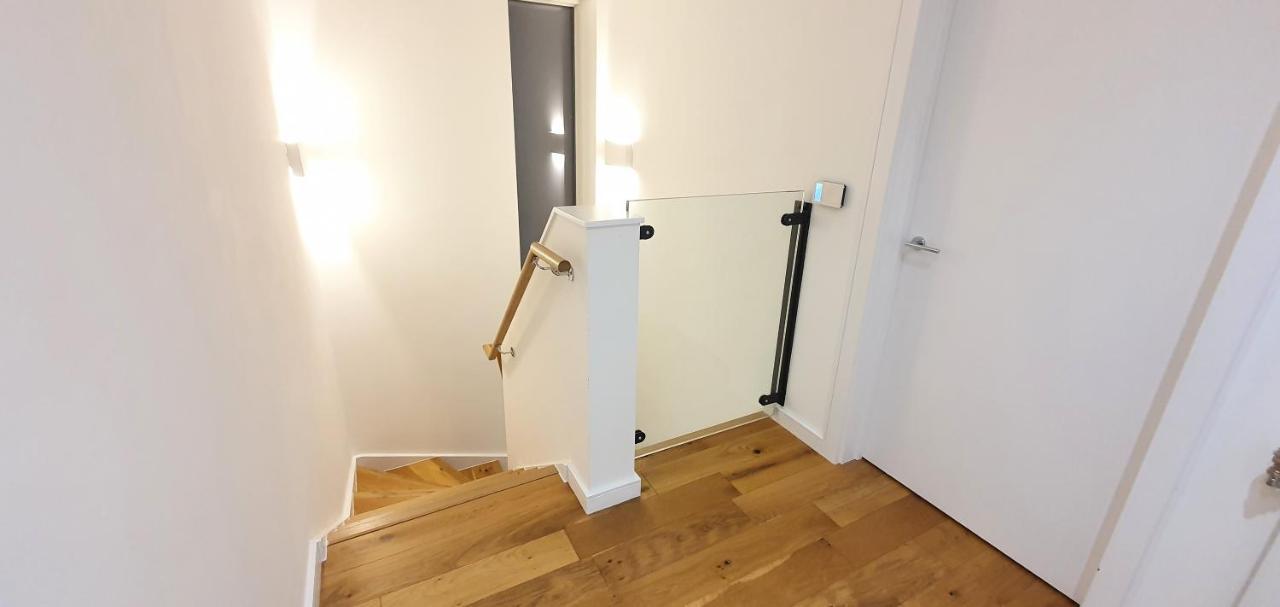 Garland Modern 3 Bedroom House Westfield - Stratford Londra