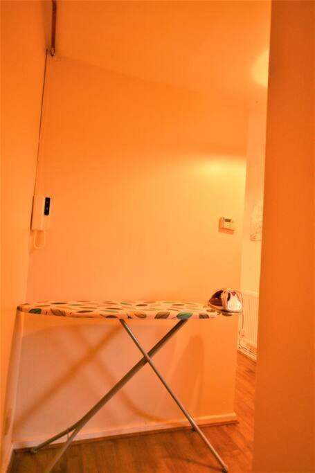 Spacious 2bedroom With Patio By Excel Centre * London