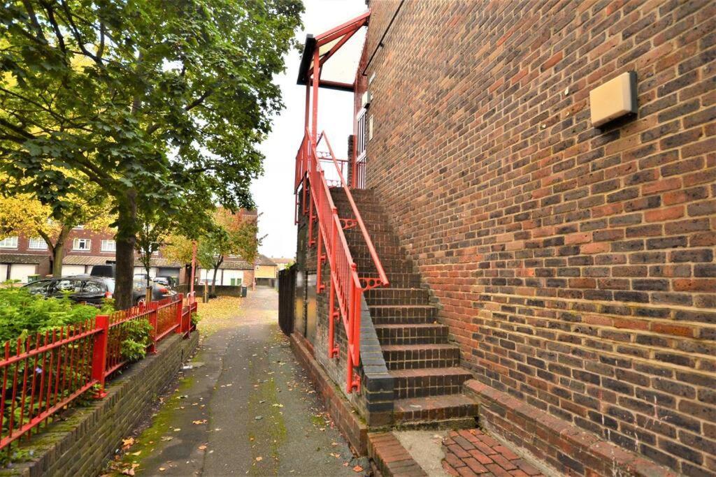 Spacious 2bedroom With Patio By Excel Centre Apartment