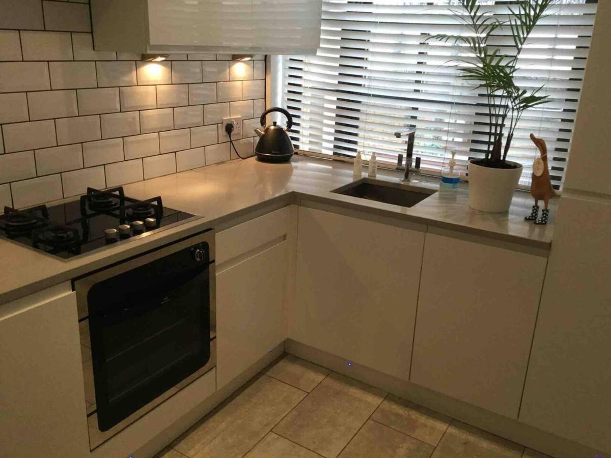 Remarkable Near Tower Bridge Apartment *