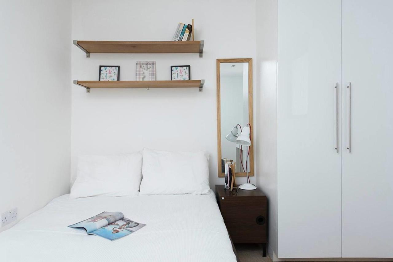 Apartment Stylish 2 Bedroom Flat With Balcony In *