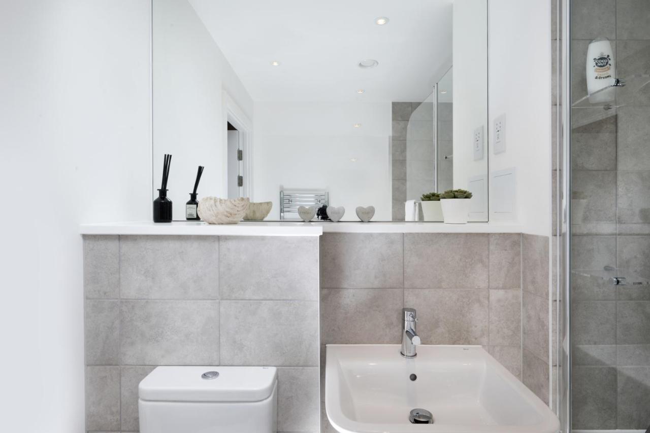 Stunning New Development In Barking Appartement *