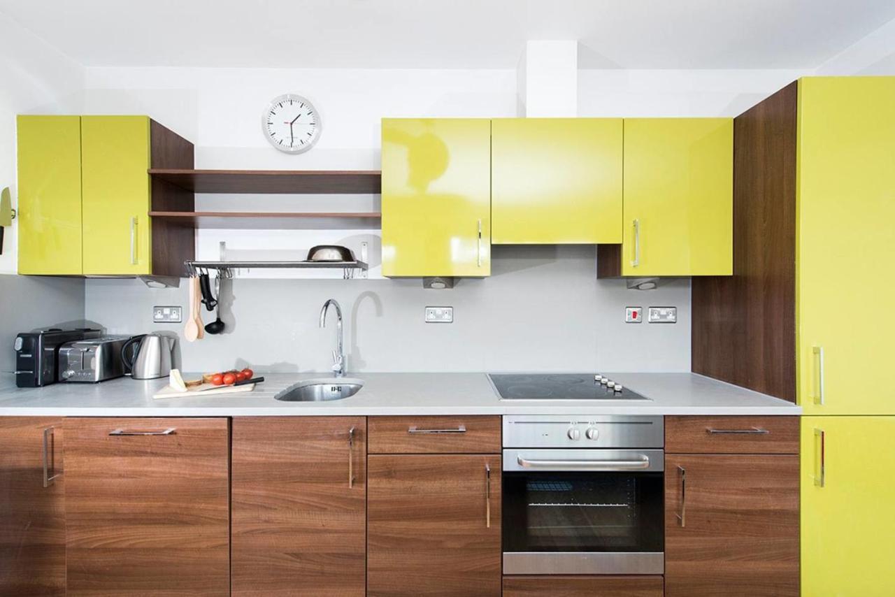 Apartment Stylish 2 Bedroom Flat With Balcony In London