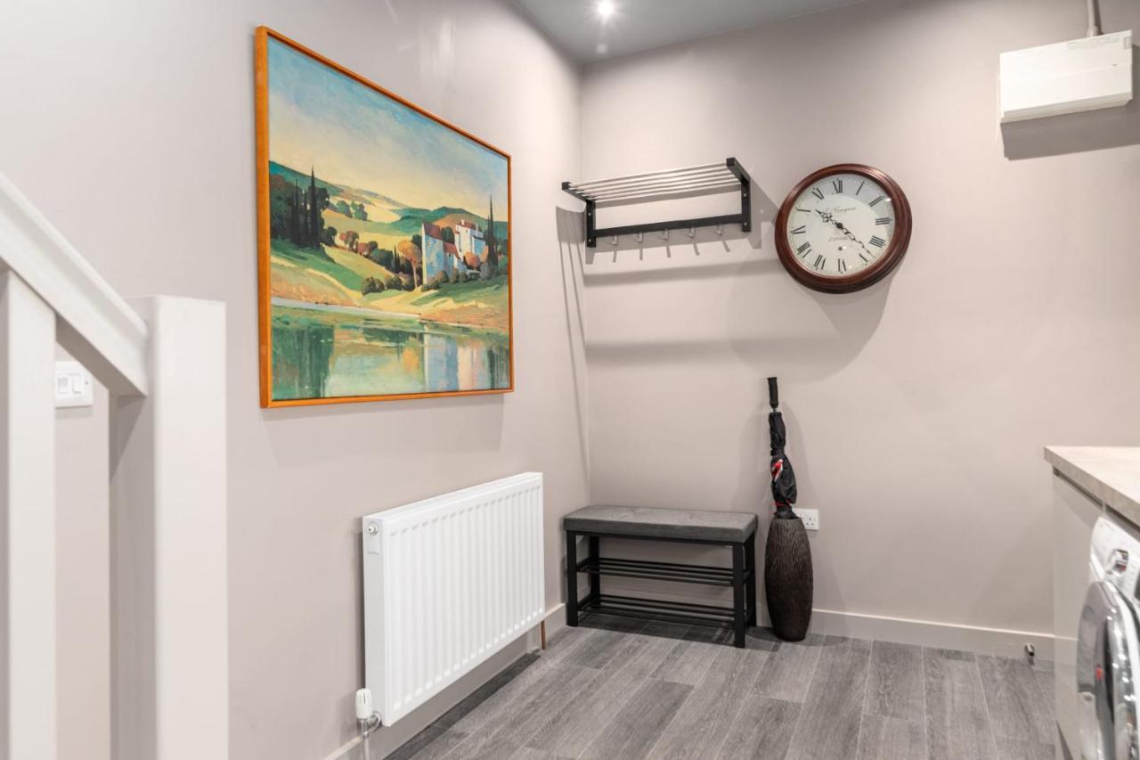 Lovely 2-bed - Hosted By Guestready * London