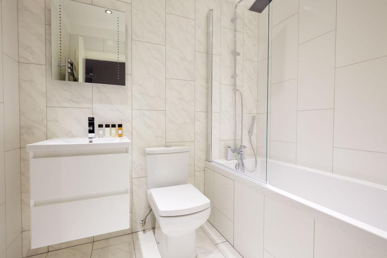 5vh Virginia House, 31 Bloomsbury Way Ferienhaus