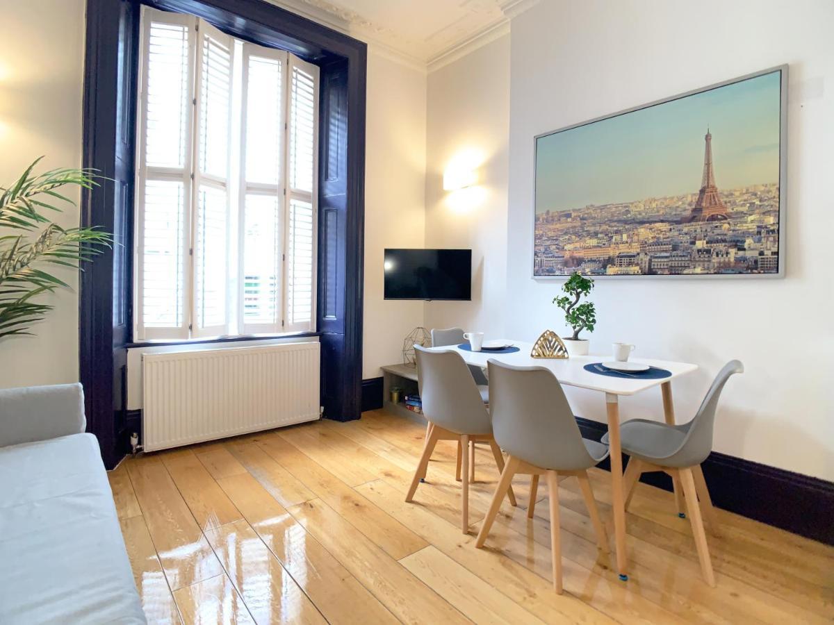 Thames Residences Hyde Park Apartment *