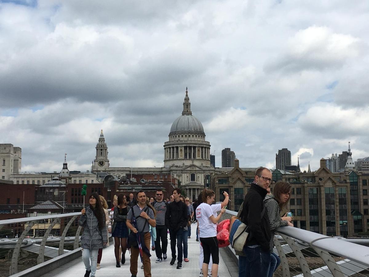In Overview Thames Gjestgiverier London