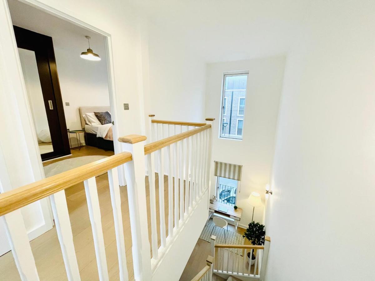 Olympic Family Home, With Own Garden Bliss Semesterbostad London