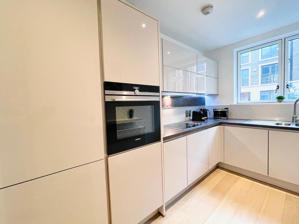Olympic Family Home, With Own Garden Bliss * London