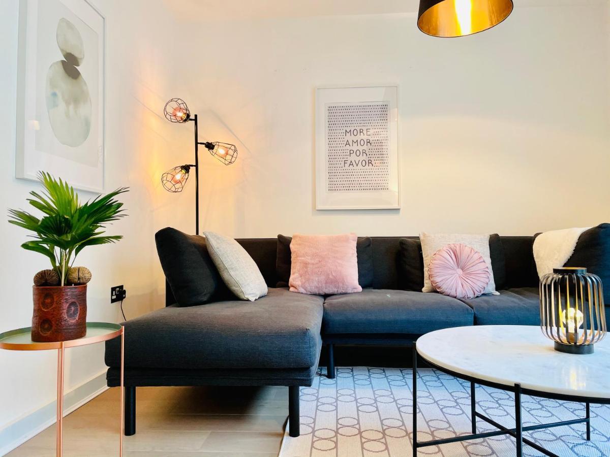 Semesterbostad Olympic Family Home, With Own Garden Bliss London