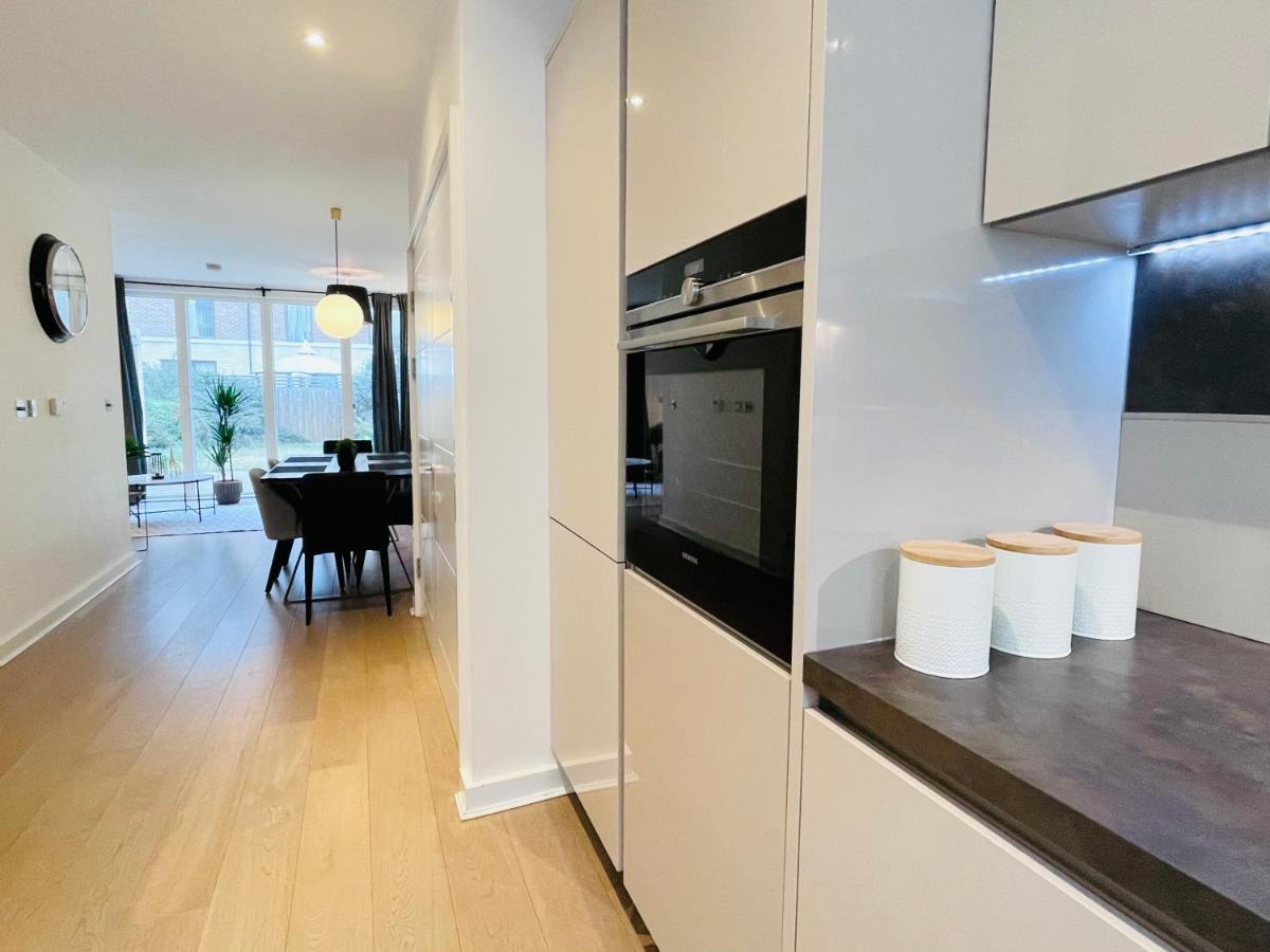 Olympic Family Home, With Own Garden Bliss Semesterbostad London
