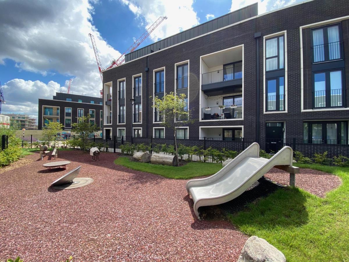 Olympic Family Home, With Own Garden Bliss Semesterbostad