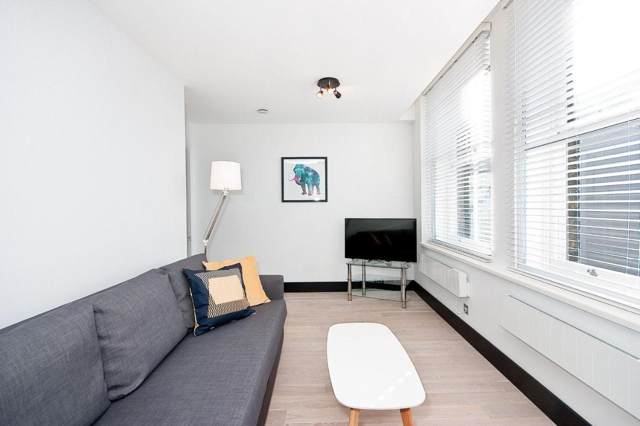 Heinze Flat 402 - One Bedroom Fourth Floor Flat By Living