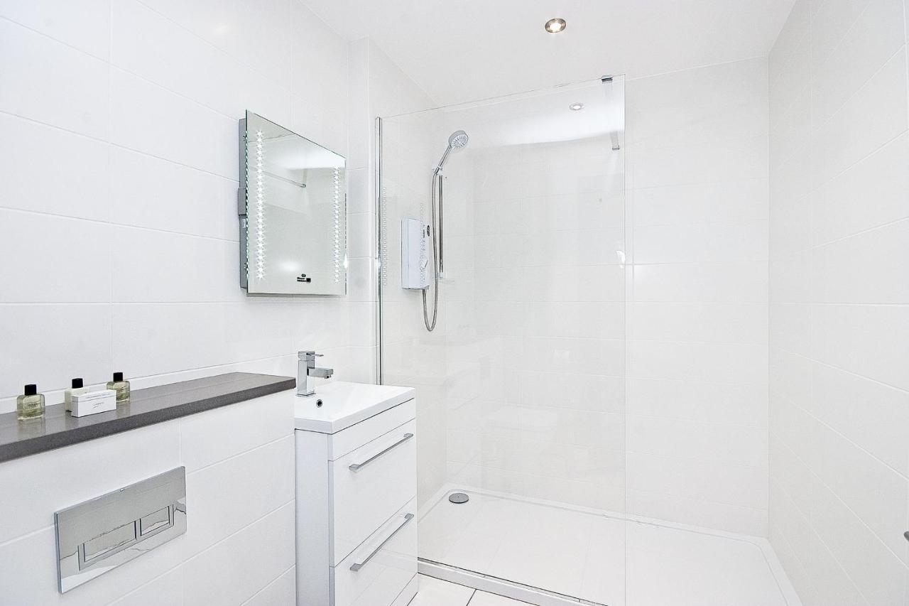 Heinze Flat 402 - One Bedroom Fourth Floor Flat By Living Holiday home *