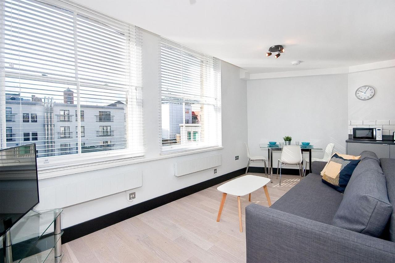Heinze Flat 402 - One Bedroom Fourth Floor Flat By Living