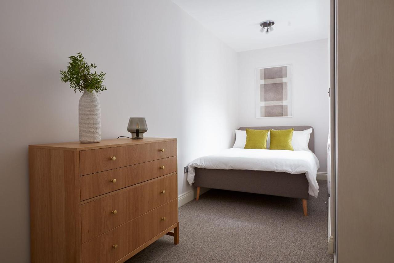 5vh Virginia House, 31 Bloomsbury Way * London