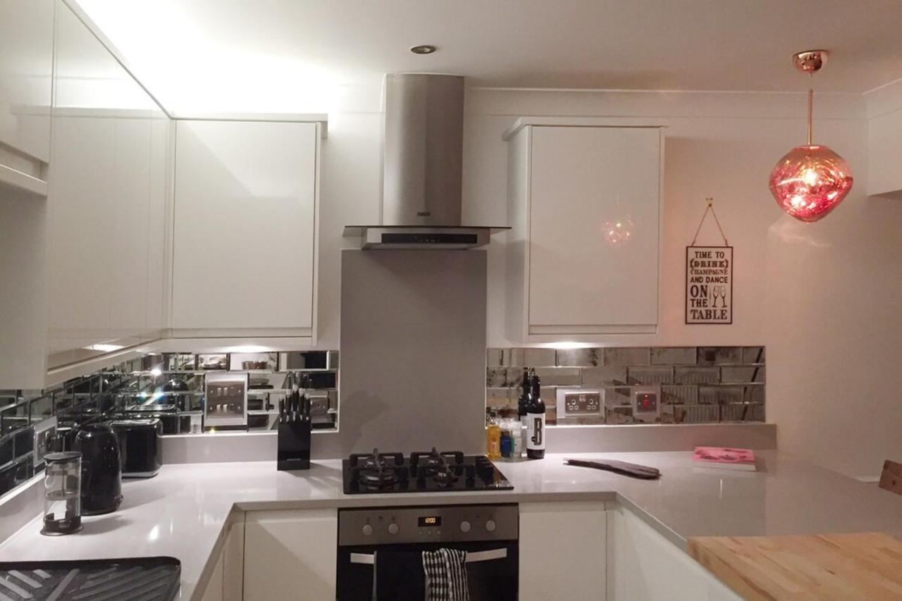 Leilighet Spacious 1 Bedroom Split Level Old Pub Conversion Tower Bridge *