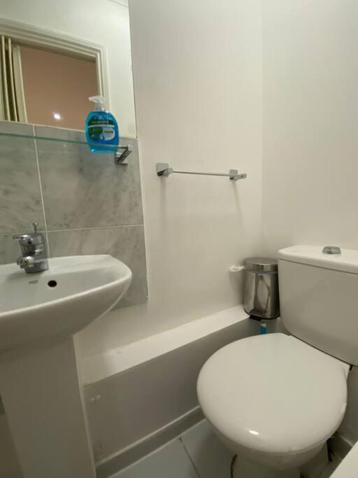 F2- Basement Fits 1 Near Paddington Leilighet *