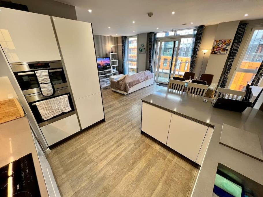 Luxury 5* Penthouse Greenwich Sleep 9 With Parking *