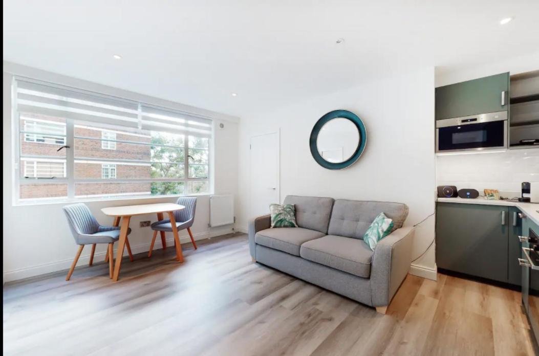 Beautiful 1 Bedroom Flat In Chelsea * Londen