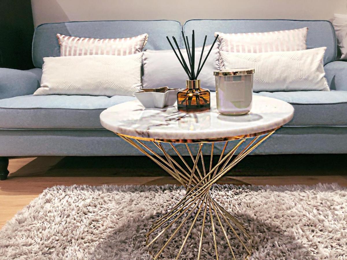 Luxury Chelsea Harbor Studio Apartment London