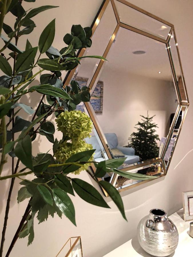 Apartment Luxury Chelsea Harbor Studio London