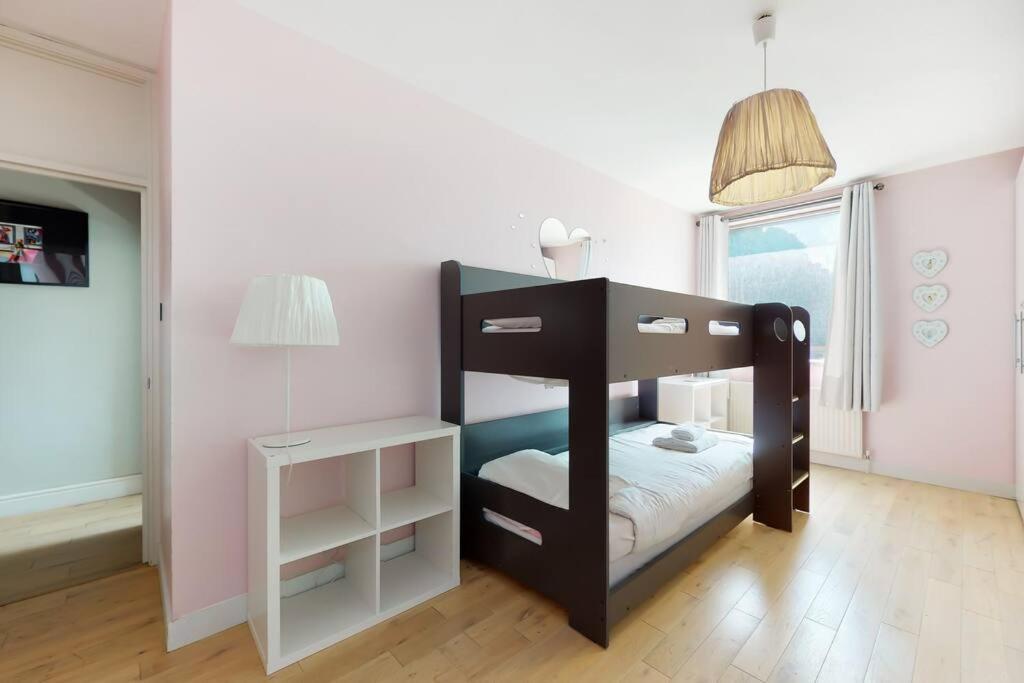 Apartment Superb 3 Bed Flat With Balcony In St John's Wood