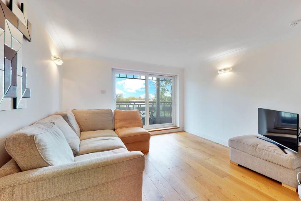 Modern 1bed Flat Close To All London's Attractions London
