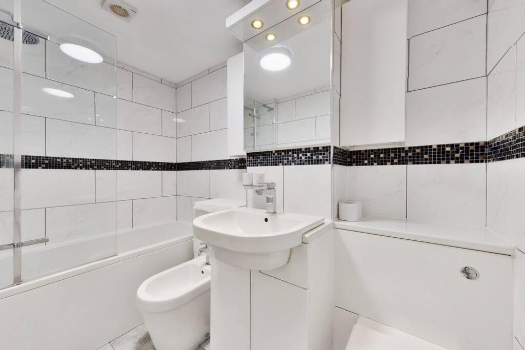 Modern 1bed Flat Close To All London's Attractions *