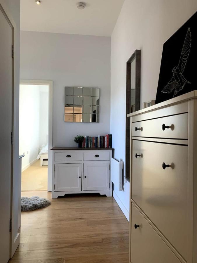 Stylish 2 Bedroom Lägenhet London