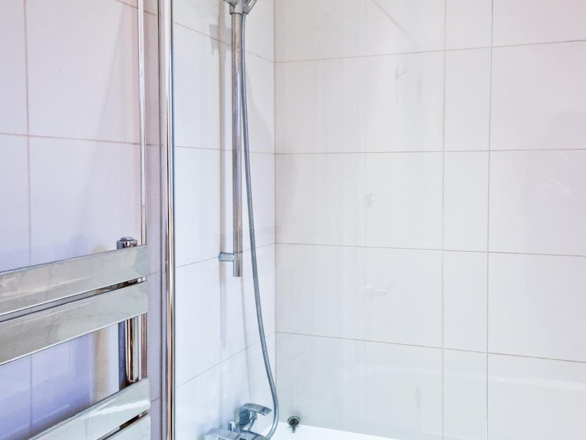 Pass The Keys Family Friendly 2 Bedroom Gem In Shepherd's Bush Apartment London