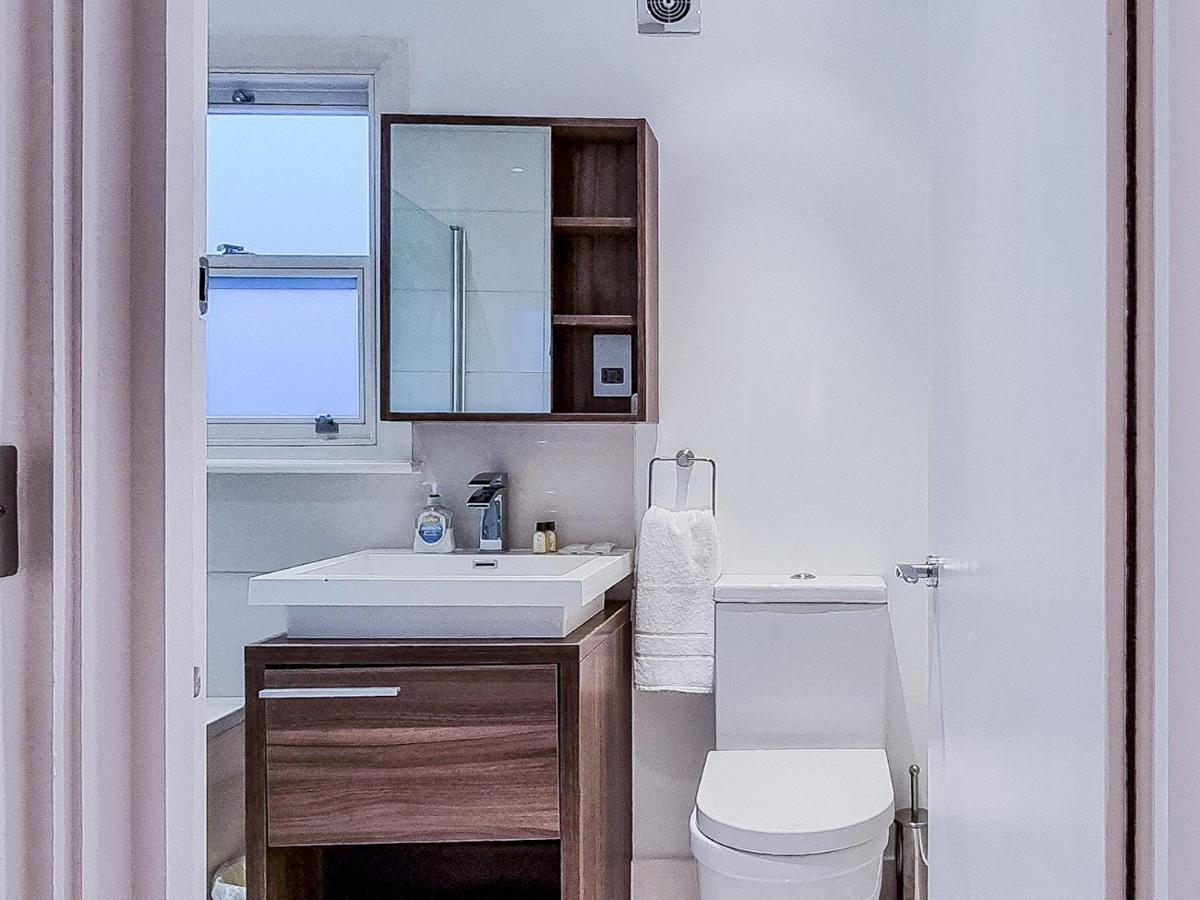 Leilighet Pass The Keys Family Friendly 2 Bedroom Gem In Shepherd's Bush London