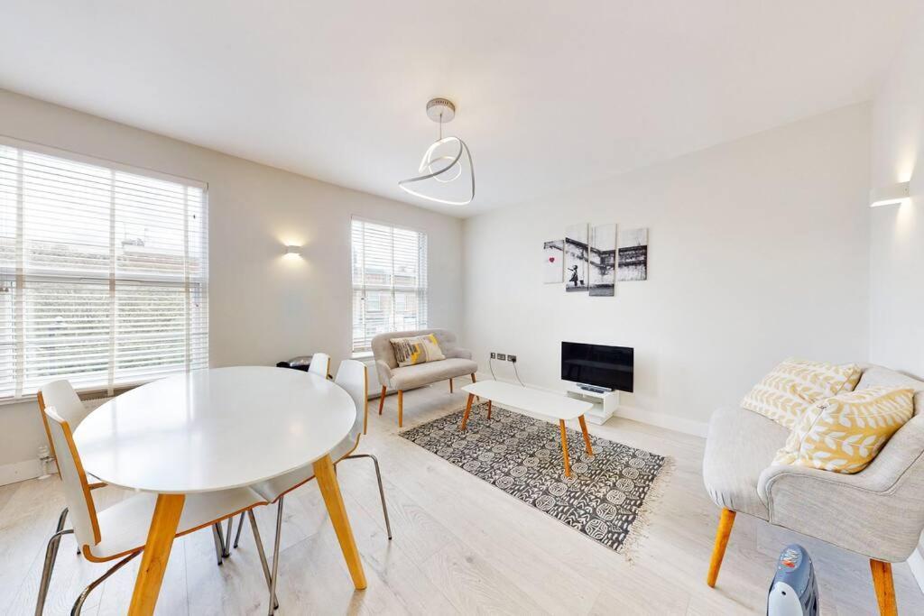 Stylish 2bed2bath Flat 4min From Tube Station Feriehus *