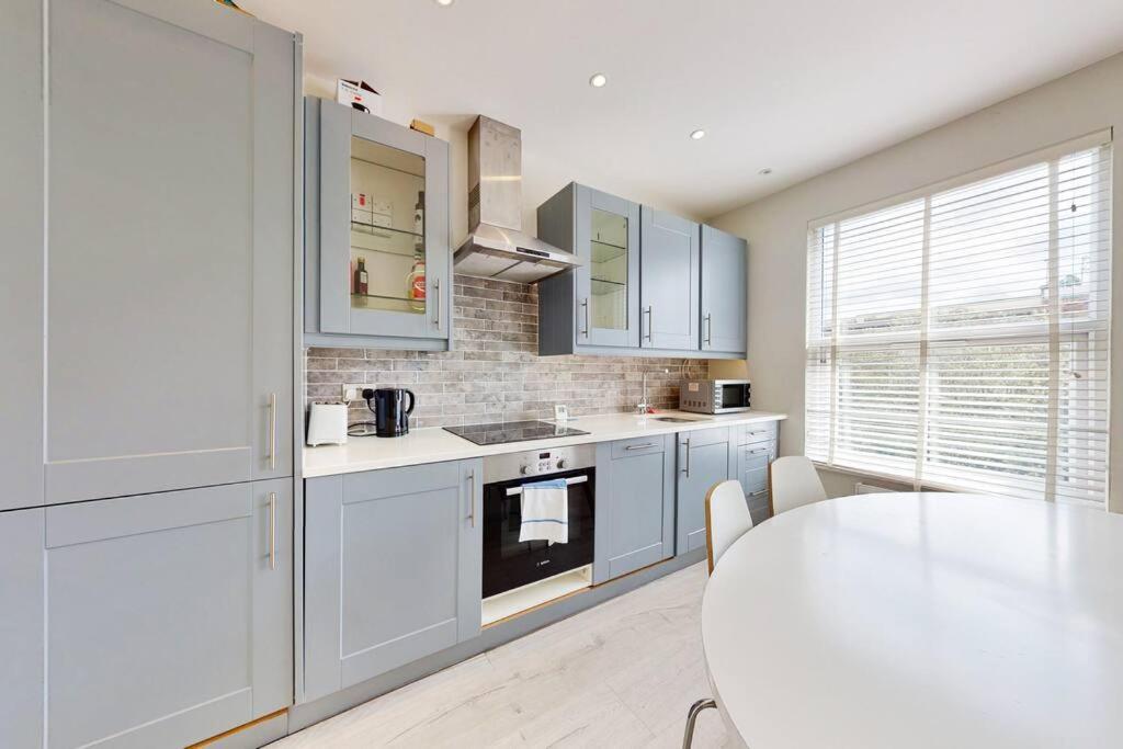 Stylish 2bed2bath Flat 4min From Tube Station Feriehus *
