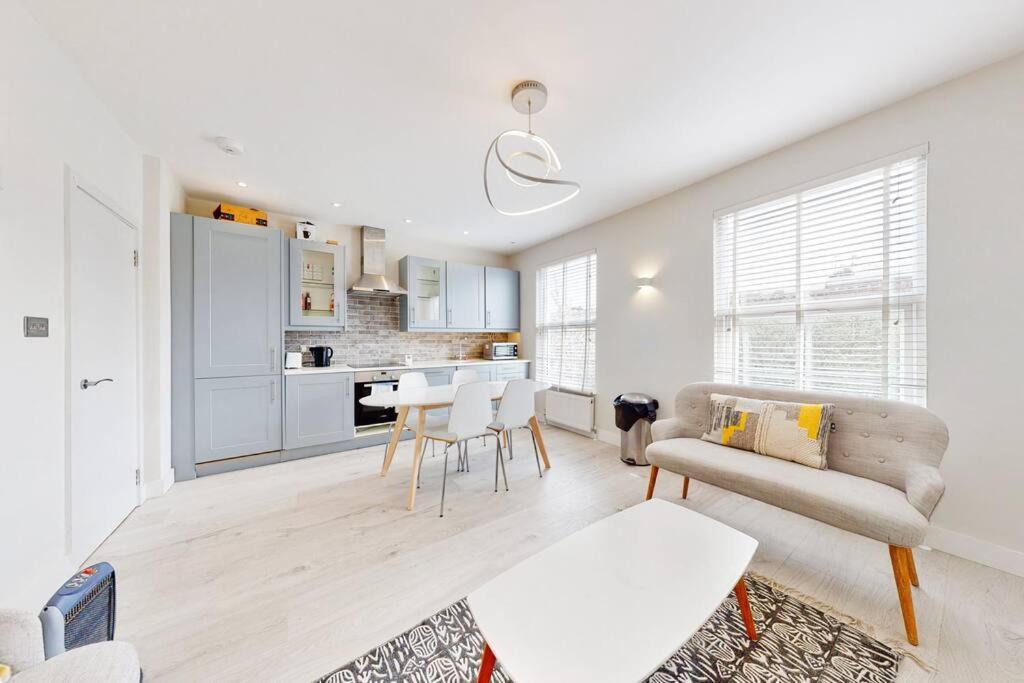 Feriehus Stylish 2bed2bath Flat 4min From Tube Station