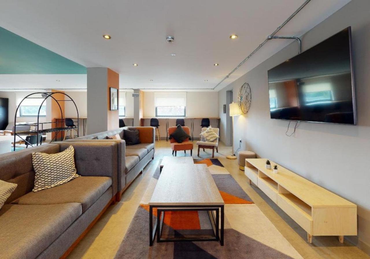 Lägenhet For Students Only Private Bedrooms With Shared Kitchen And At Iq Haywood House In