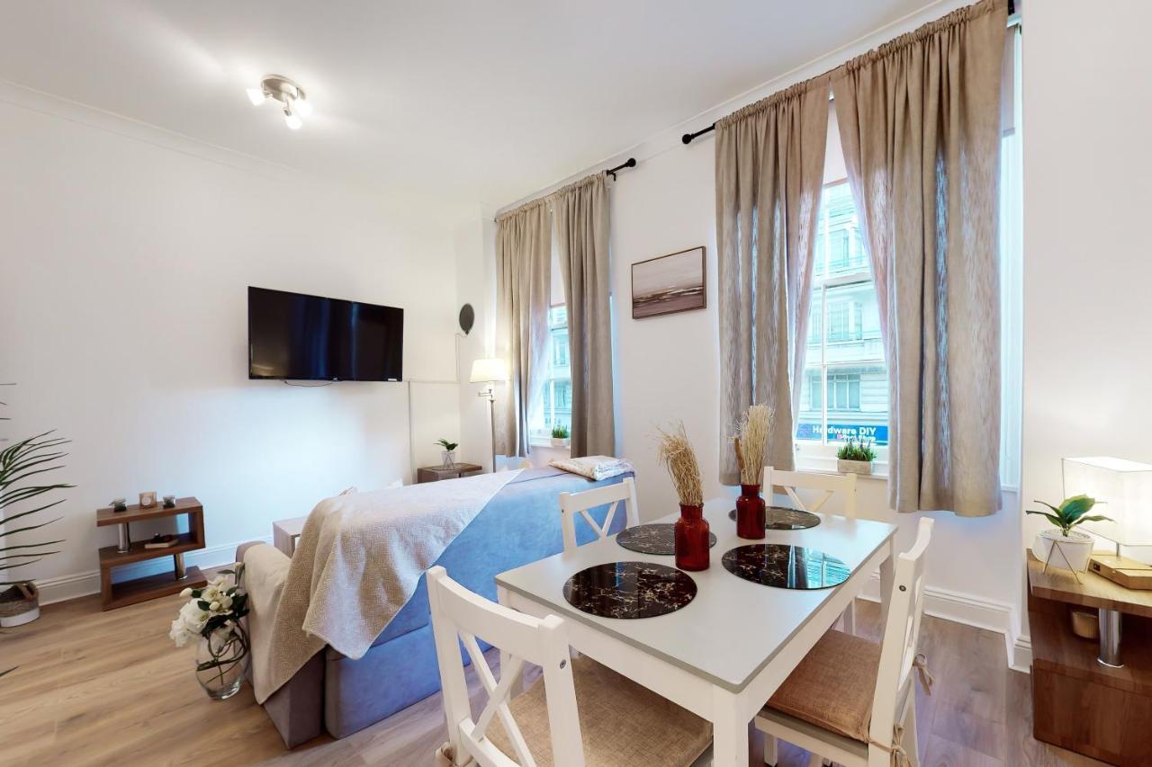 Park Lane Baker Street Apartment *