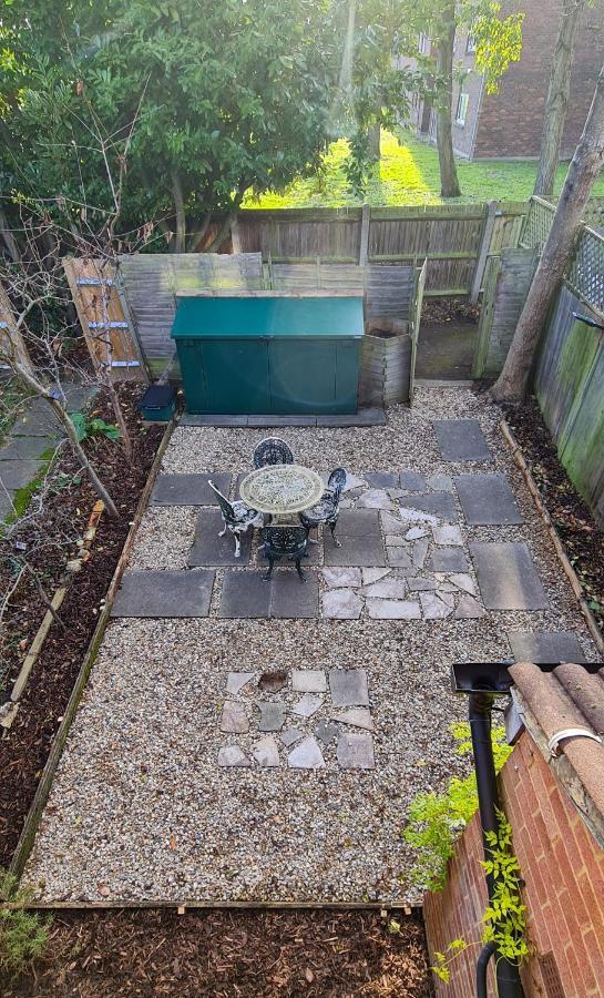Sw19 - Quiet Split-level 2-bedroom Maisonette With Garden Appartement