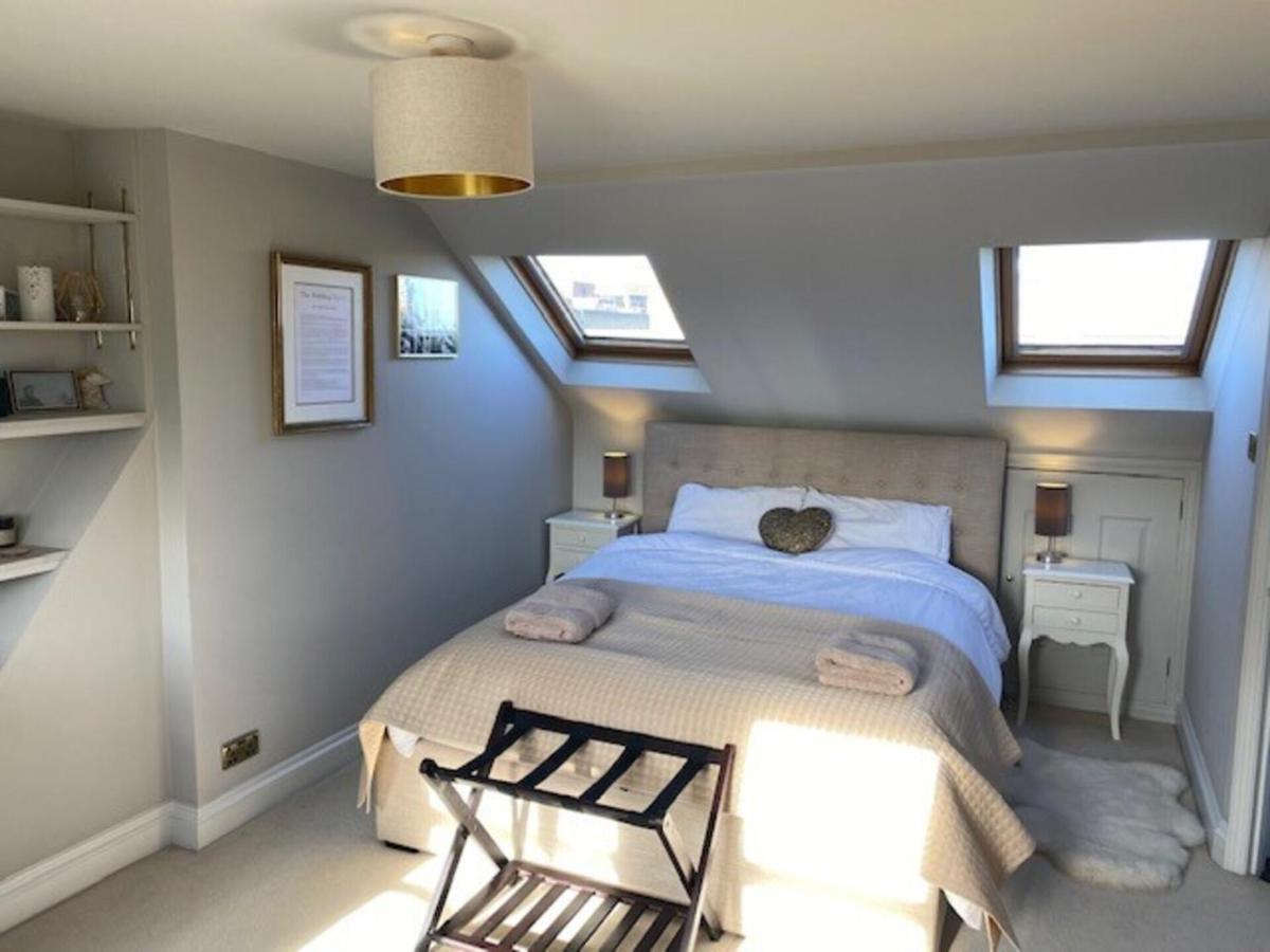 Family 4-bed House & Secluded Garden - Wimbledon Londra