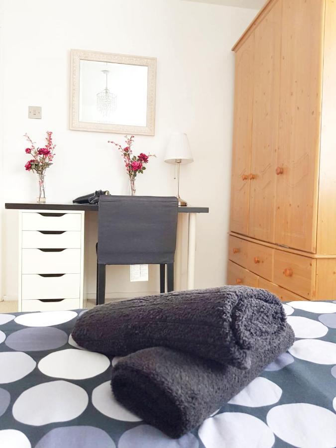Tower Bridge Guest house *