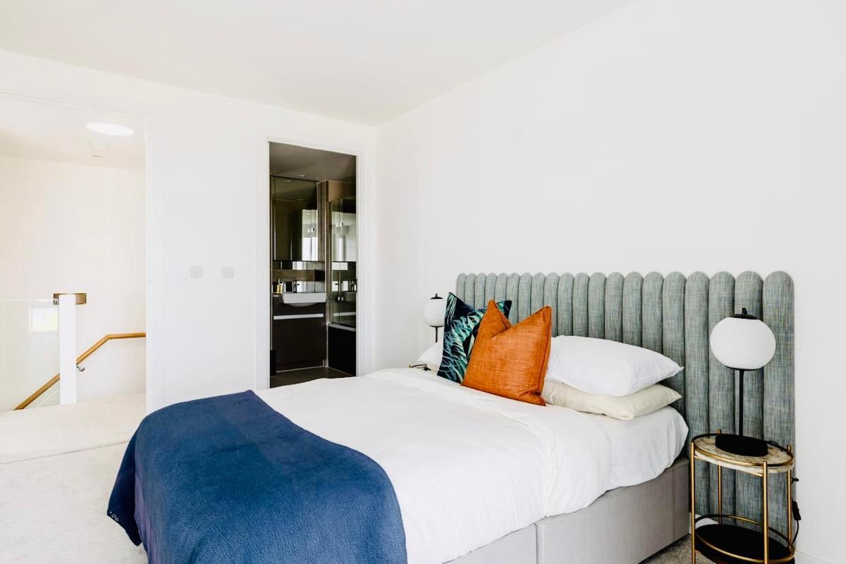 Executive Waterfront Split Penthouse Lejlighed *
