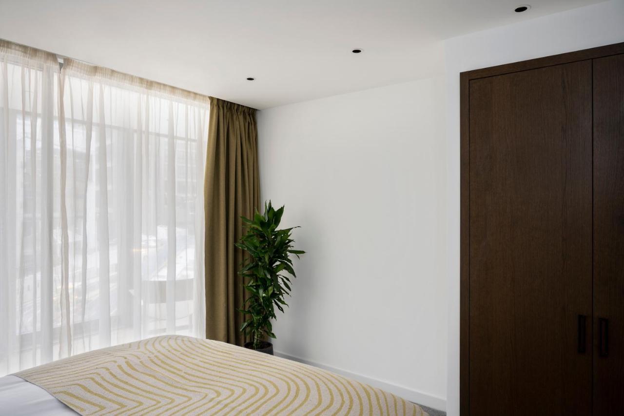 Cove Landmark Pinnacle Hotel London