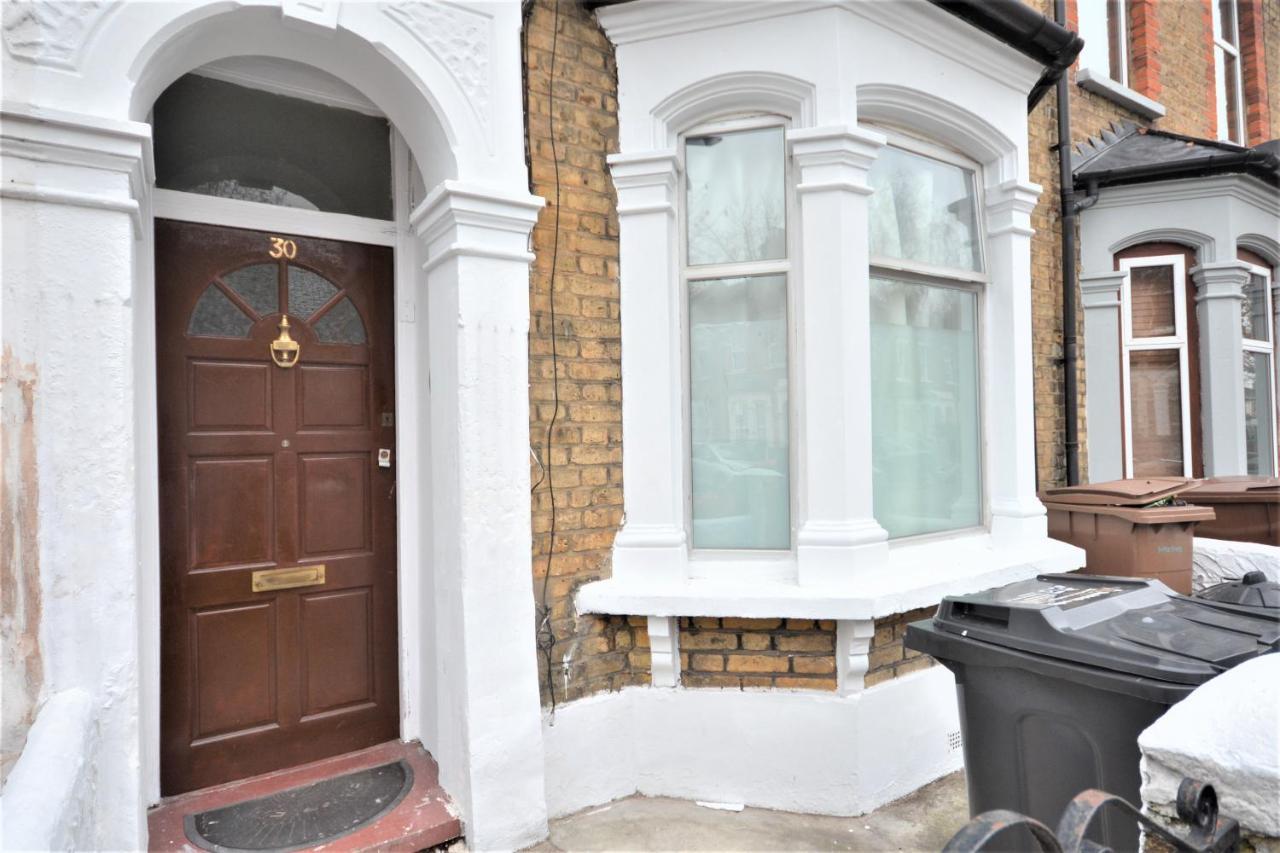 Cheerful 4 Bedroom House In Greater Londen