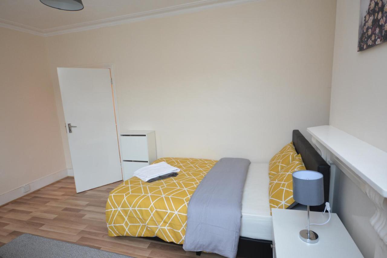 Vakantiehuis Cheerful 4 Bedroom House In Greater Londen