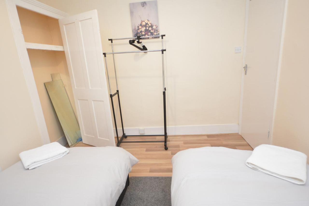 Cheerful 4 Bedroom House In Greater Londen
