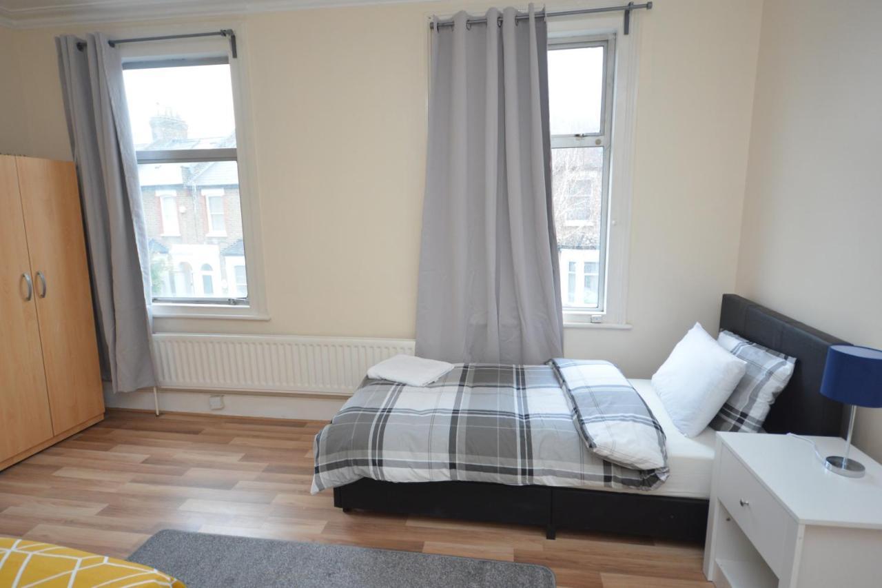 Semesterbostad Cheerful 4 Bedroom House In Greater